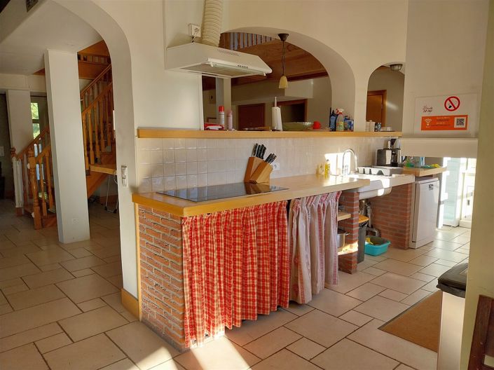 Image No.5-5 Bed House for sale