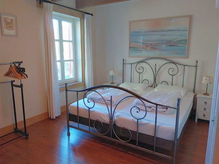 Image No.10-5 Bed House for sale