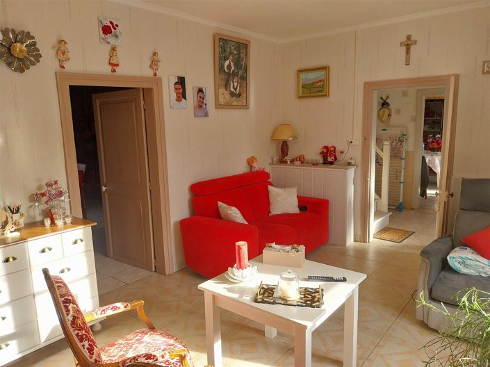 Image No.9-3 Bed House for sale