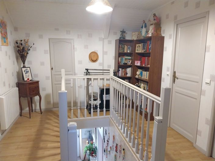 Image No.10-3 Bed House for sale