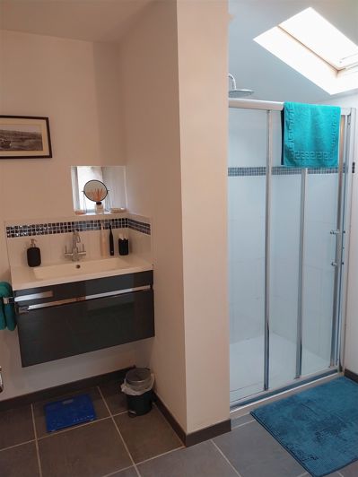 Image No.12-4 Bed House for sale