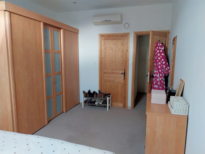 Image No.11-4 Bed House for sale