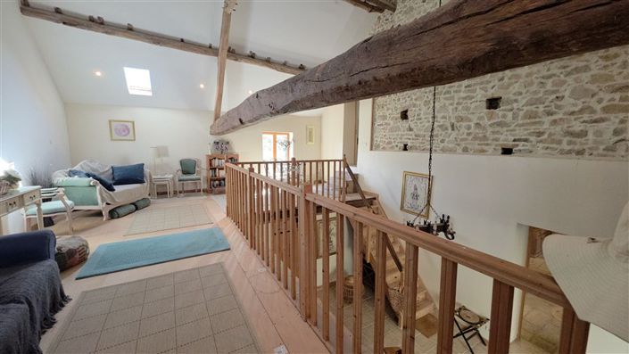 Image No.10-3 Bed House for sale