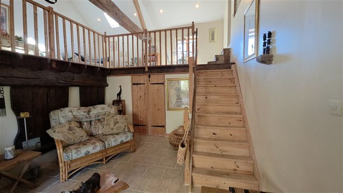 Image No.10-3 Bed House for sale