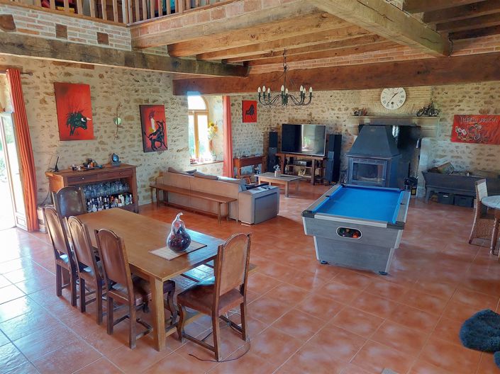 Image No.2-6 Bed Farmhouse for sale