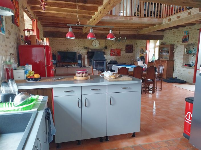 Image No.4-6 Bed Farmhouse for sale