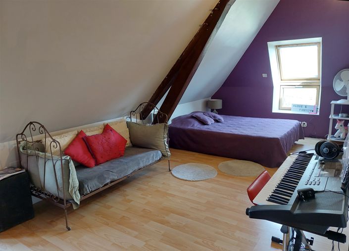 Image No.11-6 Bed Farmhouse for sale