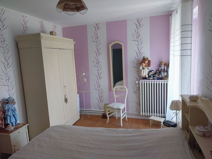 Image No.12-4 Bed House for sale