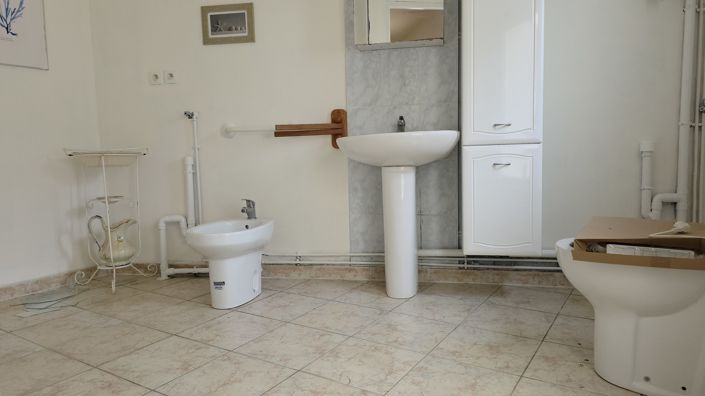 Image No.21-6 Bed House for sale