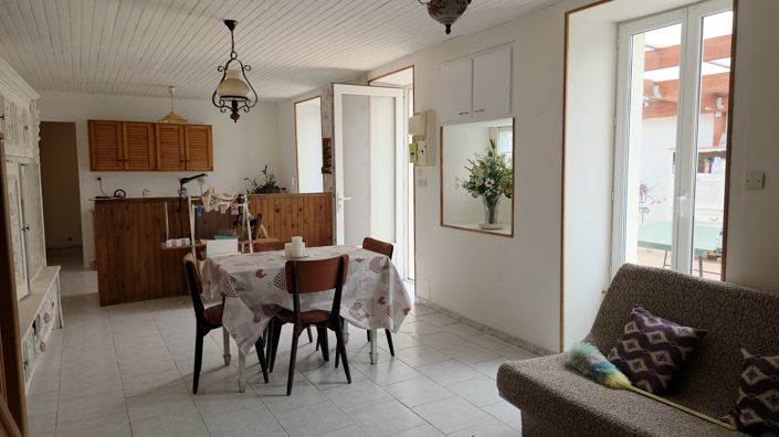 Image No.23-6 Bed House for sale