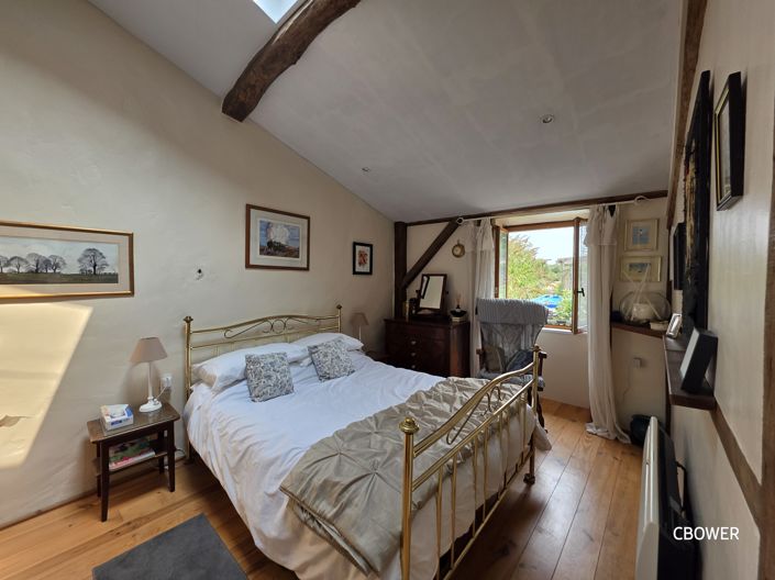 Image No.9-6 Bed House for sale