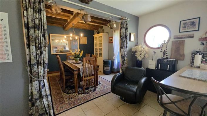 Image No.13-Propriété de 5 chambres à vendre à Nouic