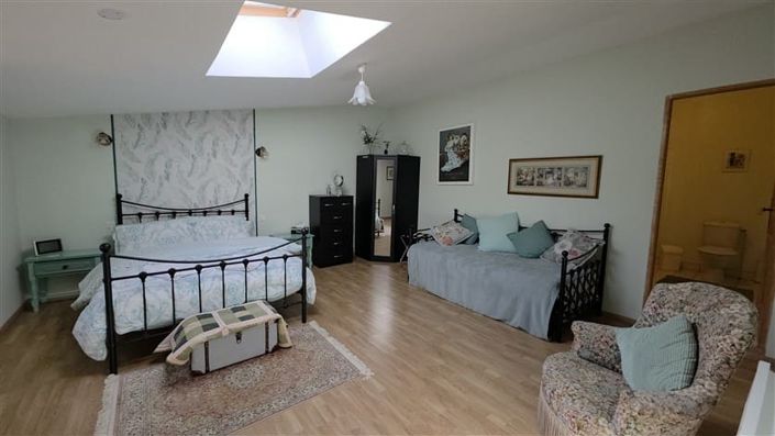 Image No.21-Propriété de 5 chambres à vendre à Nouic