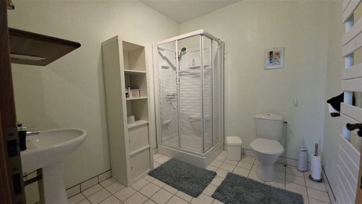 Image No.22-Propriété de 5 chambres à vendre à Nouic