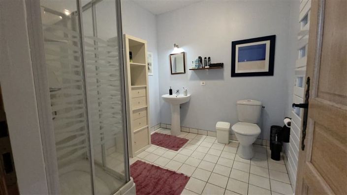 Image No.24-Propriété de 5 chambres à vendre à Nouic