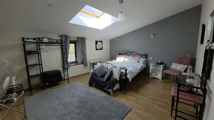 Image No.27-5 Bed Property for sale