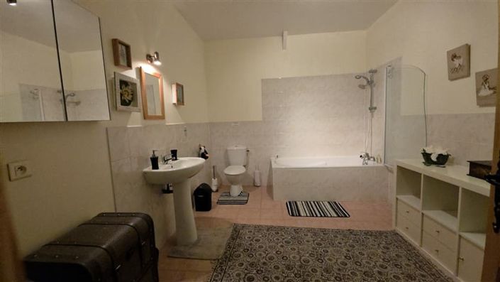 Image No.25-Propriété de 5 chambres à vendre à Nouic