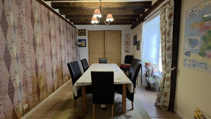 Image No.2-Propriété de 5 chambres à vendre à Nouic