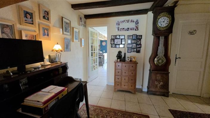 Image No.5-Propriété de 5 chambres à vendre à Nouic
