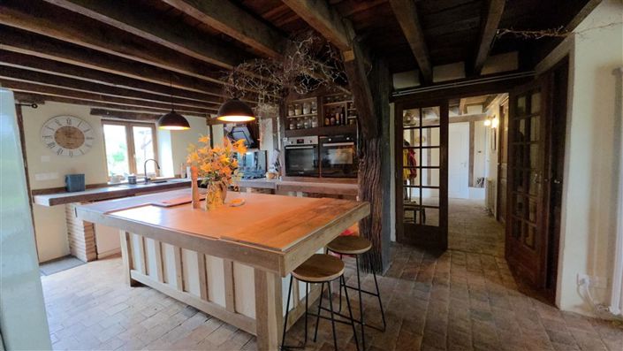 Image No.10-5 Bed House for sale