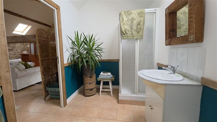 Image No.17-5 Bed House for sale