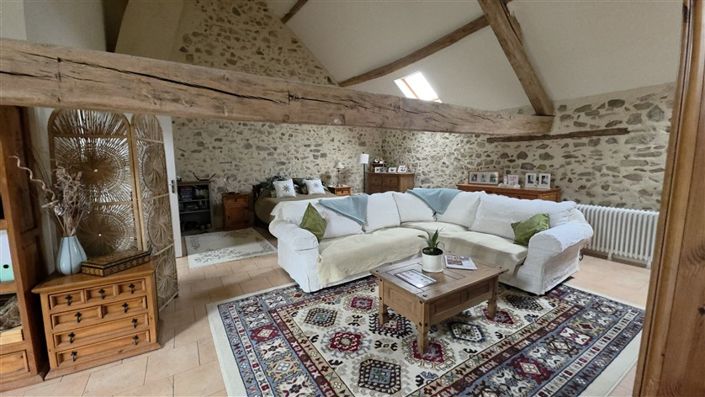 Image No.17-5 Bed House for sale
