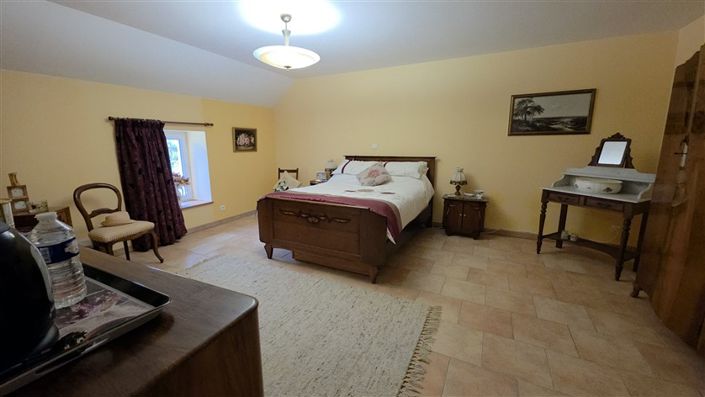 Image No.26-5 Bed House for sale