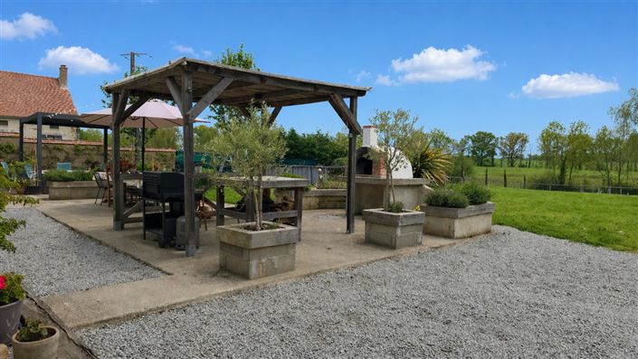 Image No.3-5 Bed House for sale