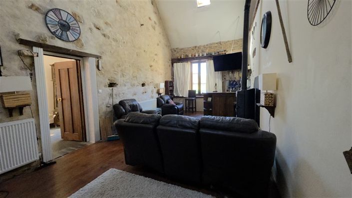 Image No.11-5 Bed House for sale