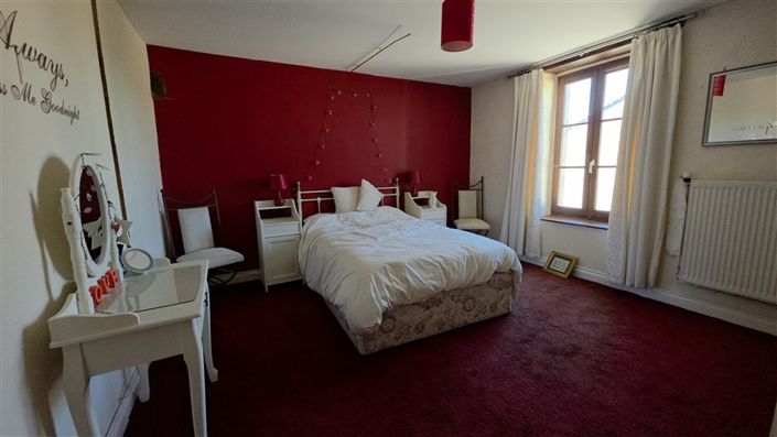 Image No.17-5 Bed House for sale