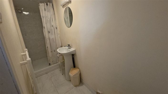 Image No.24-5 Bed House for sale