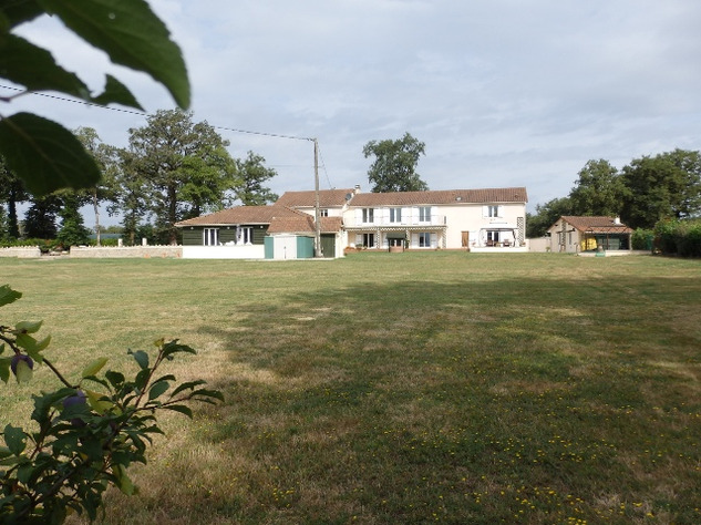 Image No.28-6 Bed Property for sale