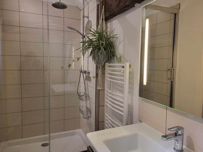 Image No.10-3 Bed House for sale