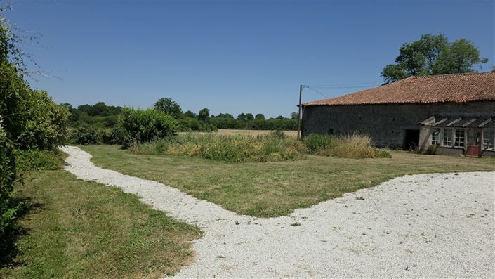 Image No.26-Propriété de 9 chambres à vendre à Alloue