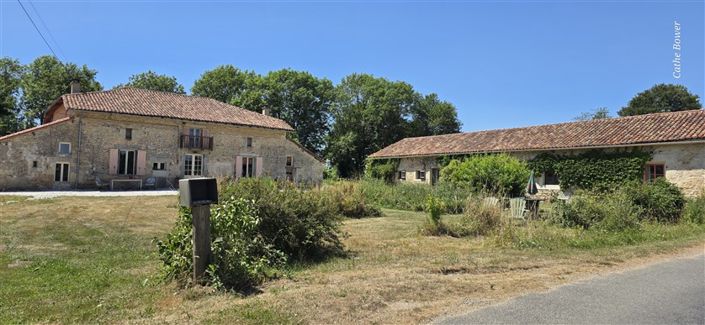 Image No.44-Propriété de 9 chambres à vendre à Alloue