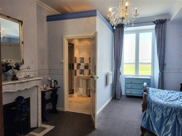 Image No.20-9 Bed Chateaux for sale