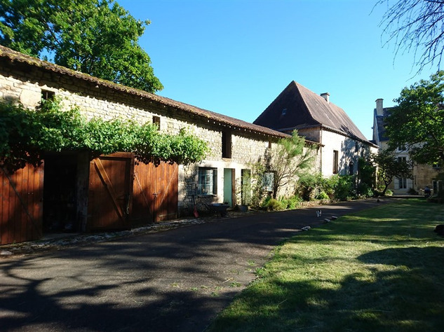 Image No.31-9 Bed Chateaux for sale