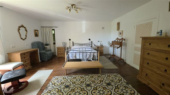 Image No.8-3 Bed Land for sale