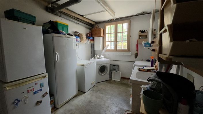 Image No.12-6 Bed Property for sale
