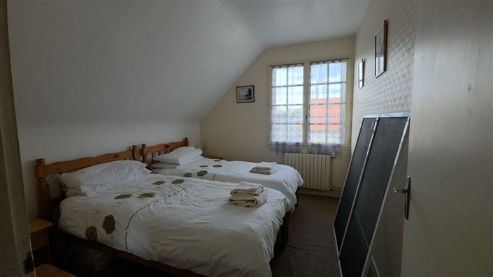 Image No.17-6 Bed Property for sale