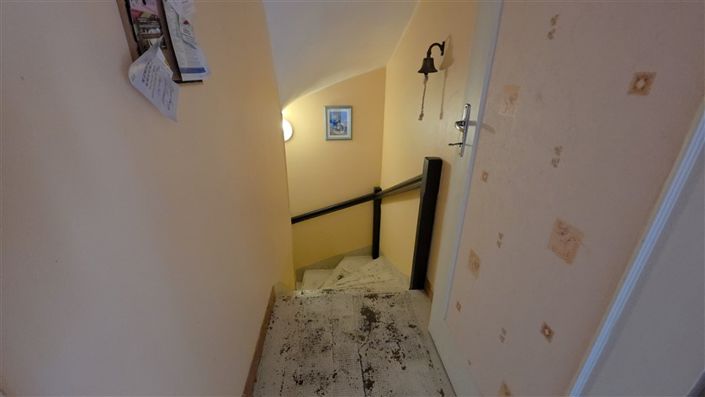 Image No.8-6 Bed Property for sale