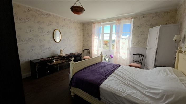 Image No.26-6 Bed House for sale