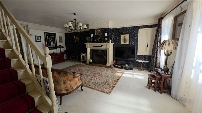 Image No.5-6 Bed House for sale