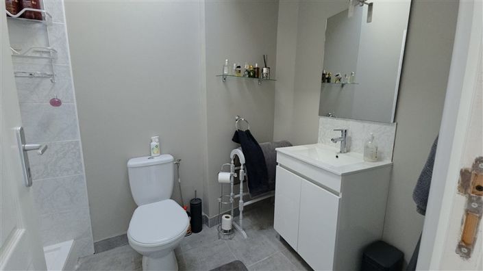 Image No.7-6 Bed House for sale