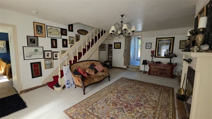 Image No.9-6 Bed House for sale