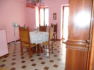 Image No.3-4 Bed Property for sale