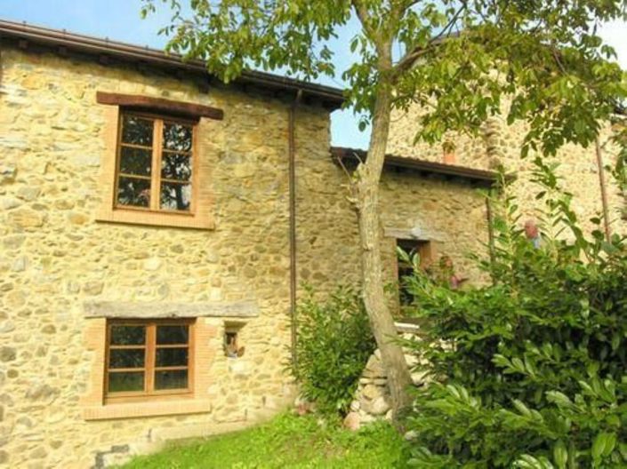 Image No.2-Propriété de 5 chambres à vendre à Fivizzano