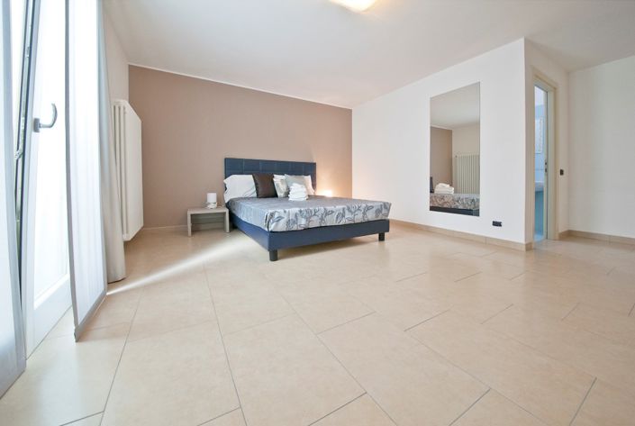 Image No.10-5 Bed Semi-Detached for sale