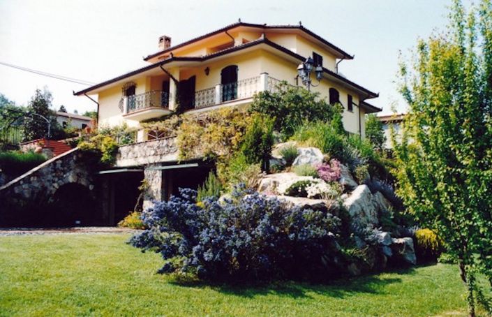 Image No.1-Propriété de 4 chambres à vendre à Piazza al Serchio