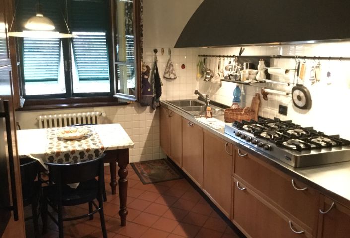 Image No.6-4 Bed Property for sale